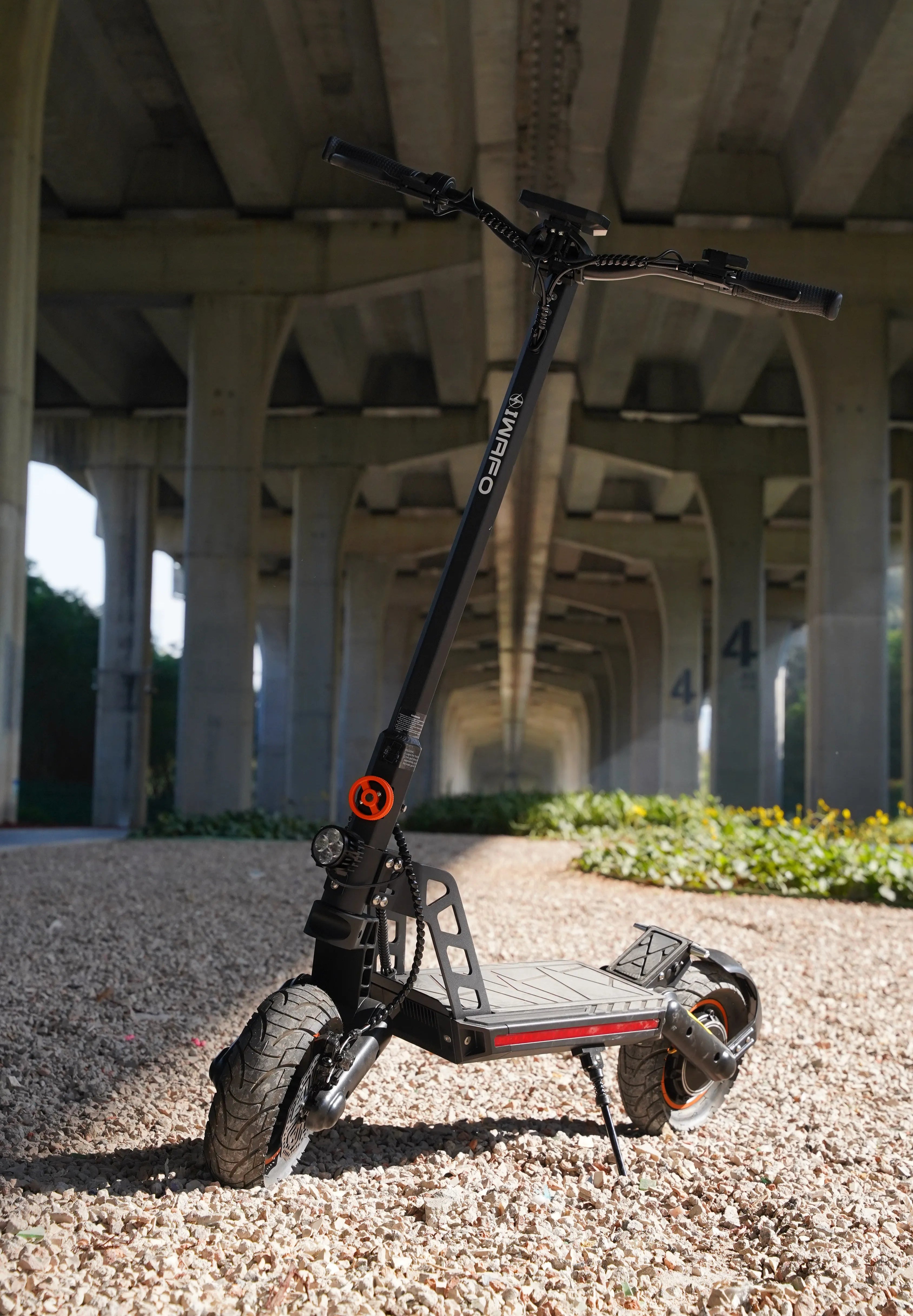 Close-up_of_Electric-Scooter-IWAFO-IS1