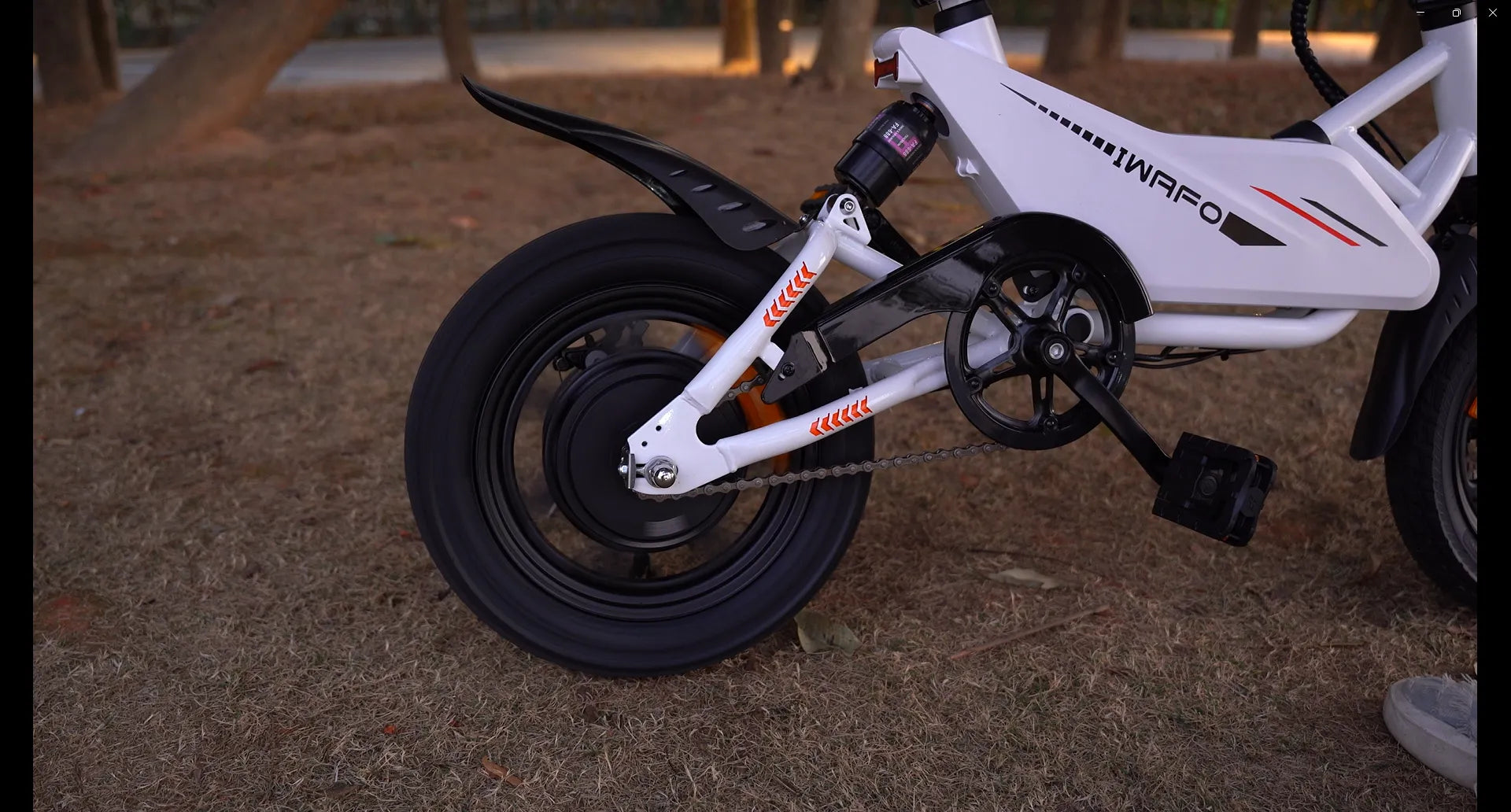 The_super_strong_grip_of_Electric-Bike-IWAFO-IE2